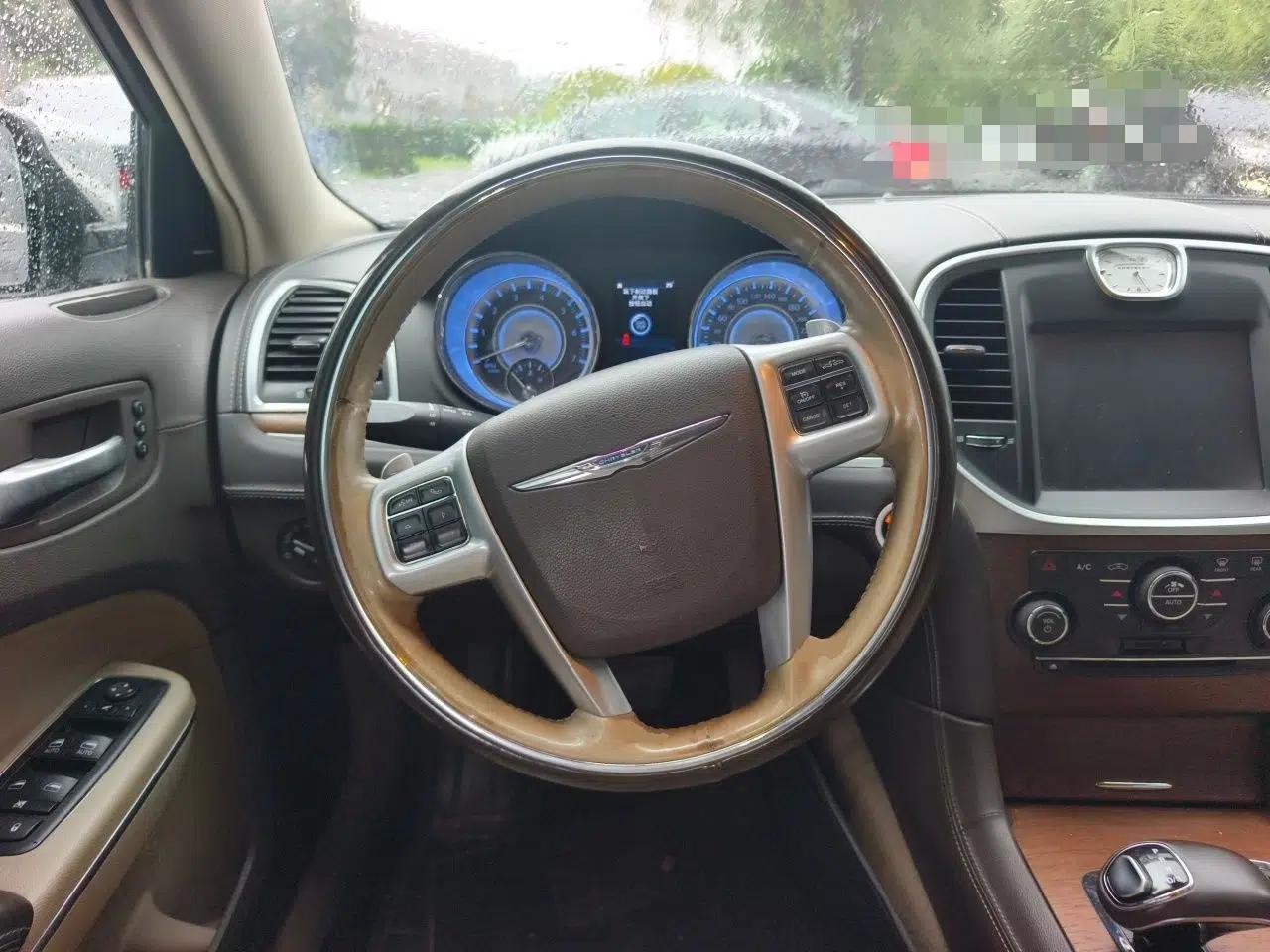Chrysler 300C 2014 3.0L Excellence Edition — миниатюра 10