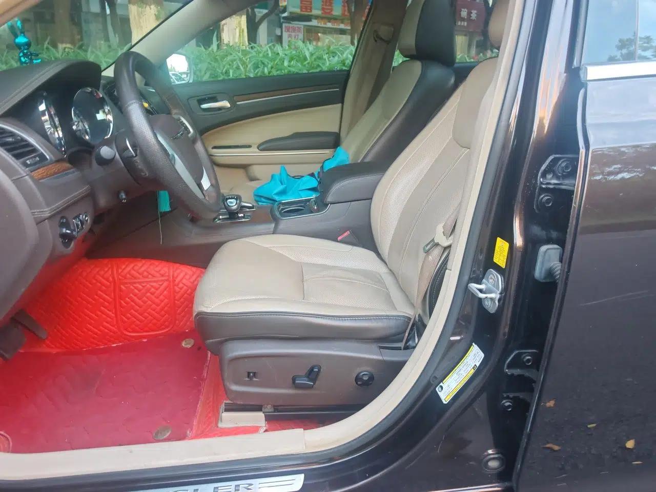 Chrysler 300C 2013 3.6L Prestige Edition — миниатюра 15
