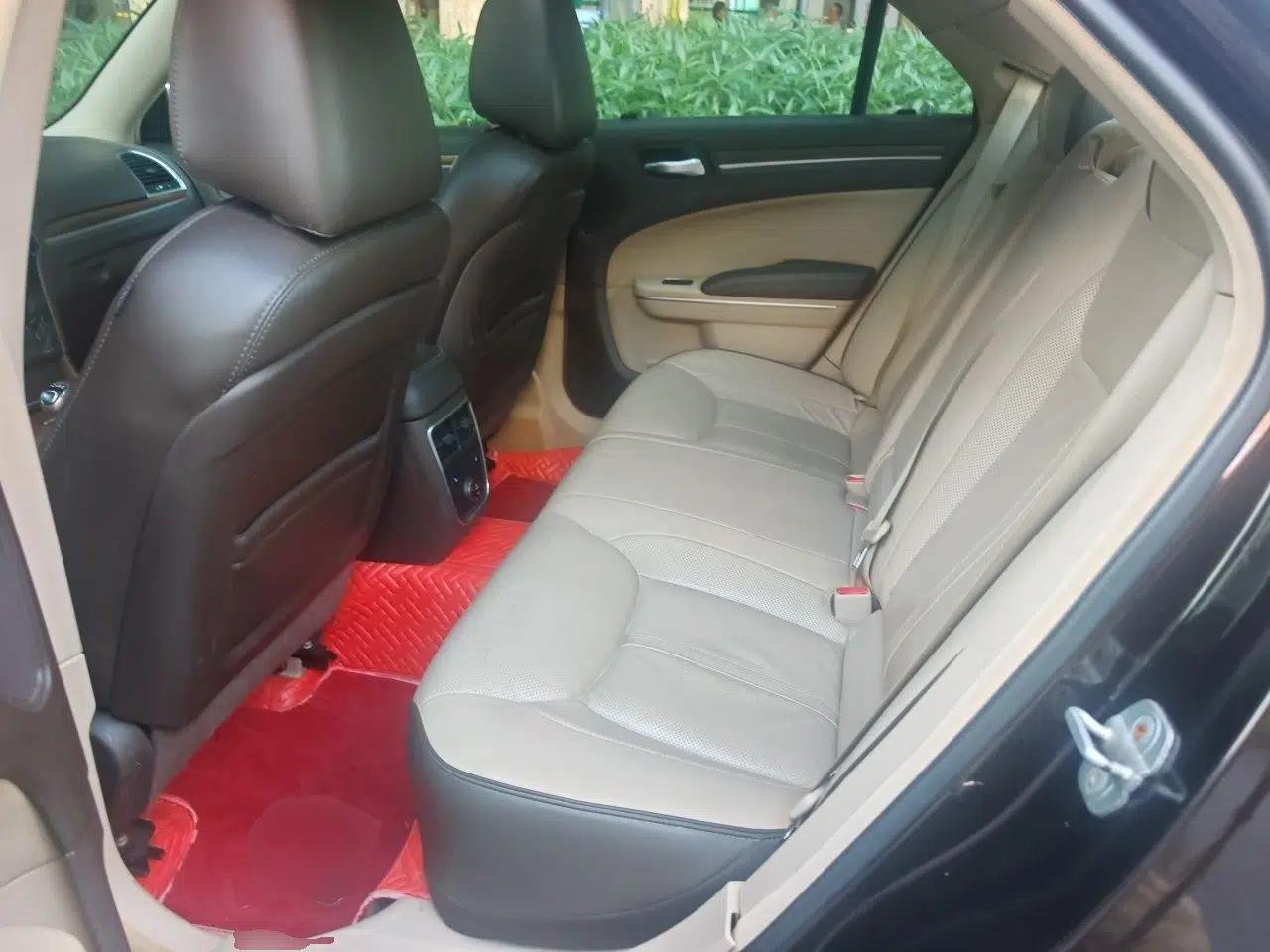 Chrysler 300C 2013 3.6L Prestige Edition — миниатюра 17