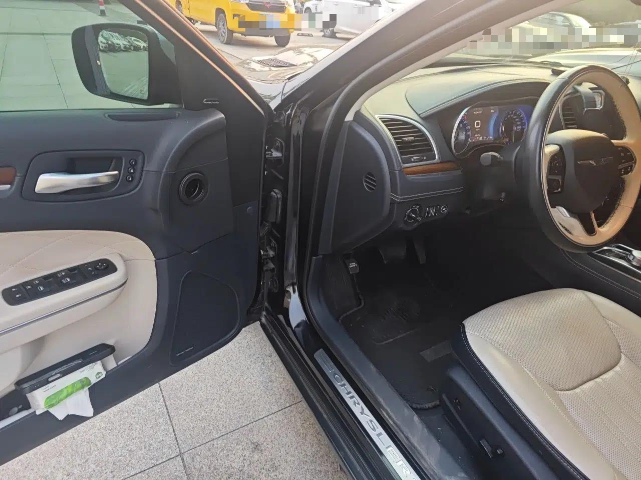 Chrysler 300C 2016 3.0L Supreme Edition — миниатюра 16