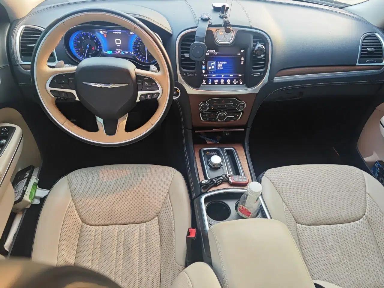 Chrysler 300C 2016 3.0L Supreme Edition — миниатюра 9
