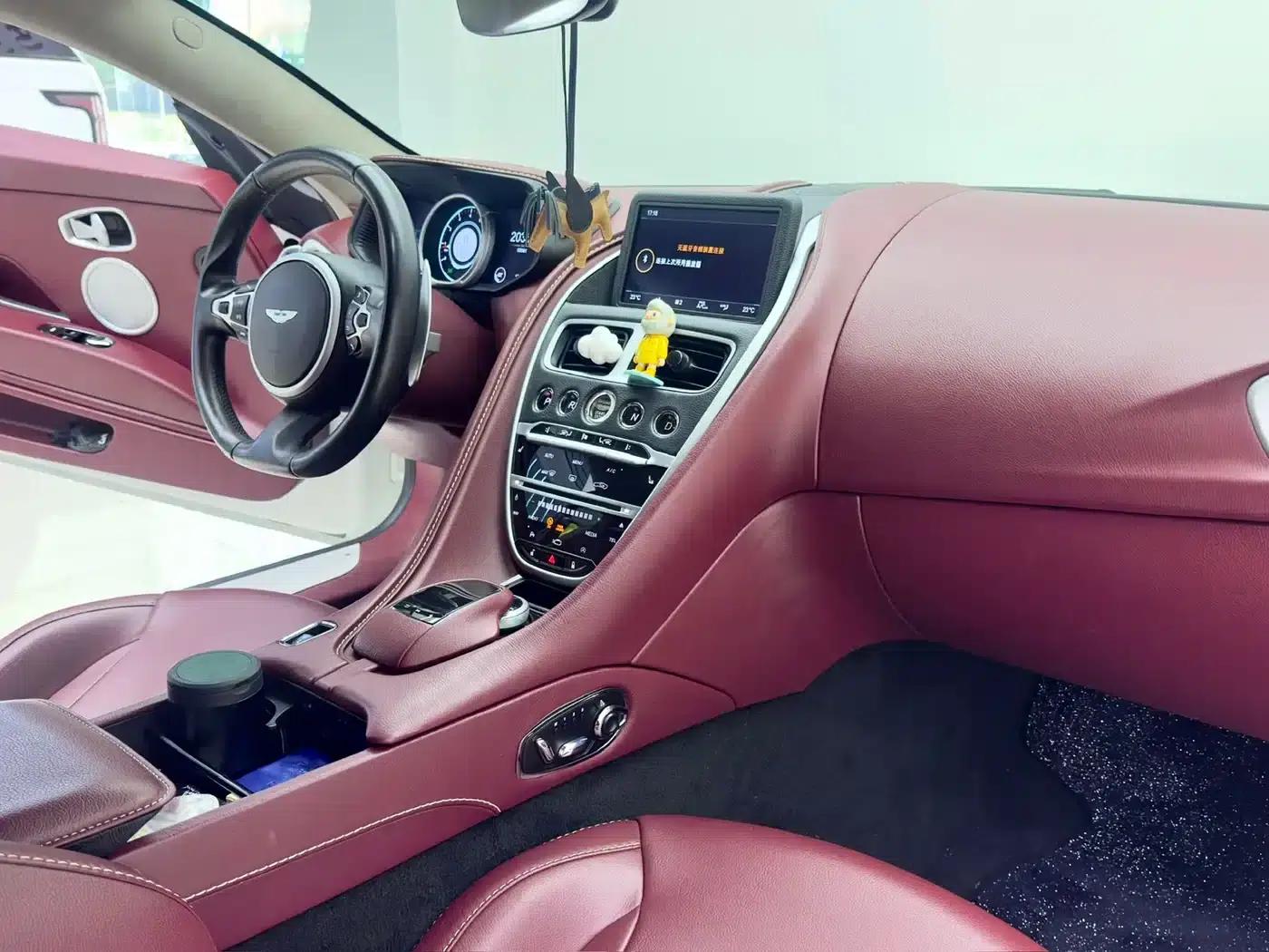 Aston Martin DB11 2019 4.0T V8 Coupe — миниатюра 18