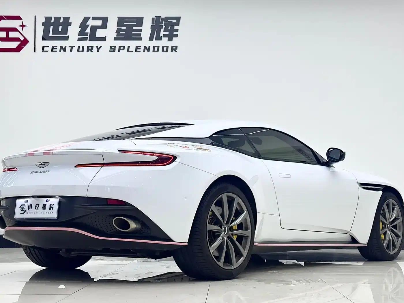 Aston Martin DB11 2019 4.0T V8 Coupe — миниатюра 6