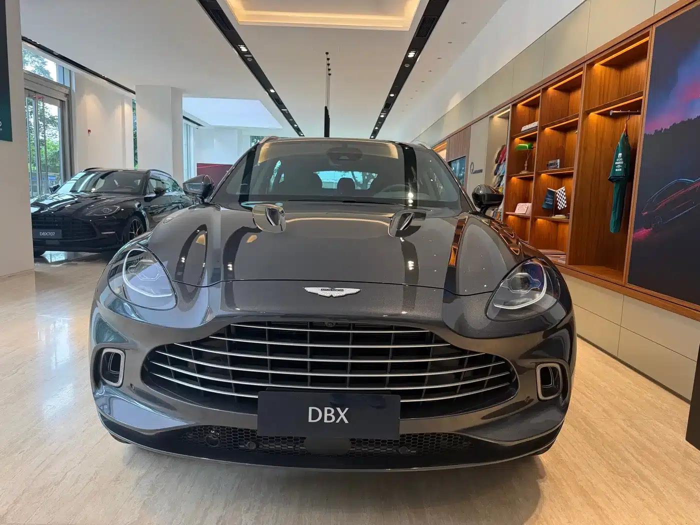 2024 Aston Martin DBX 4.0T V8 — миниатюра 2