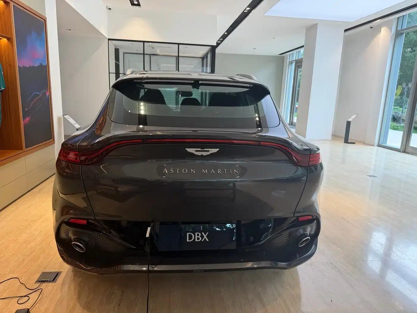 2024 Aston Martin DBX 4.0T V8 — миниатюра 6