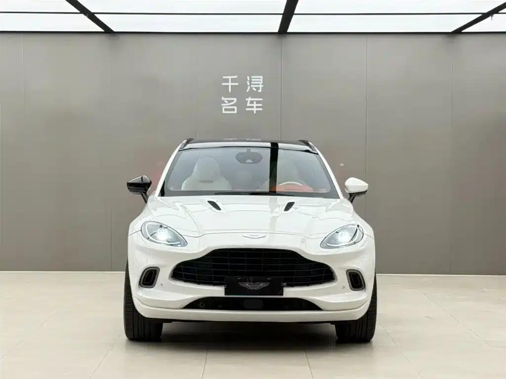 Aston Martin DBX 2020 4.0T V8 — миниатюра 2