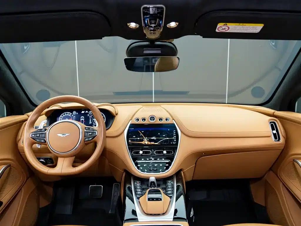 2024 Aston Martin DBX 4.0T V8 — миниатюра 12