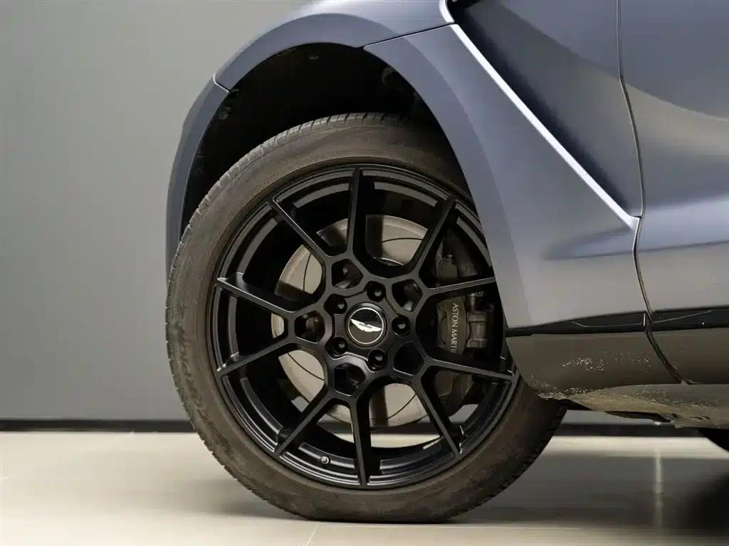 2024 Aston Martin DBX 4.0T V8 — миниатюра 5