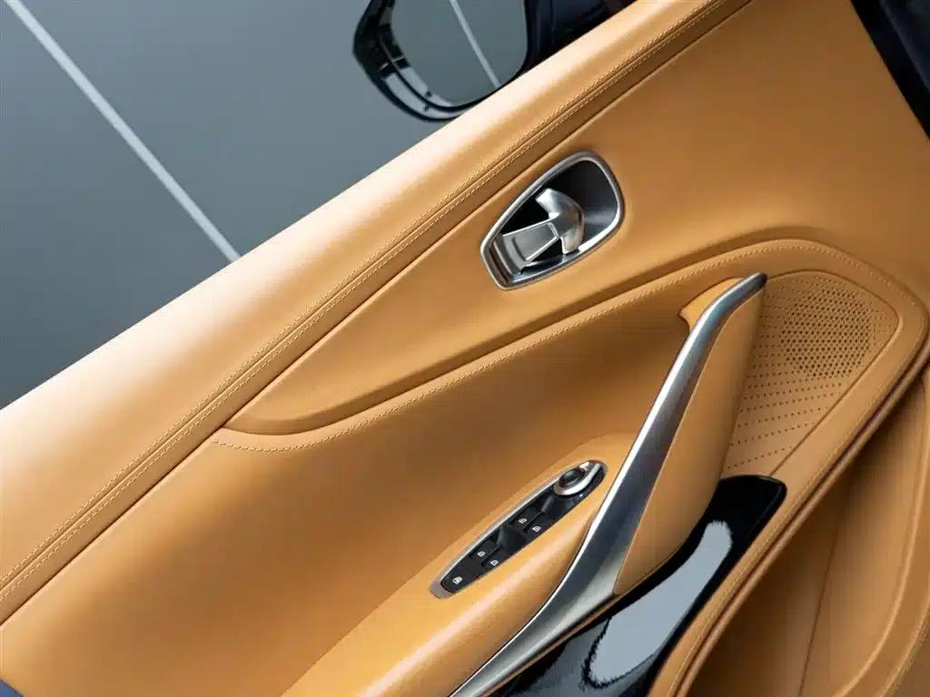 2024 Aston Martin DBX 4.0T V8 — миниатюра 7