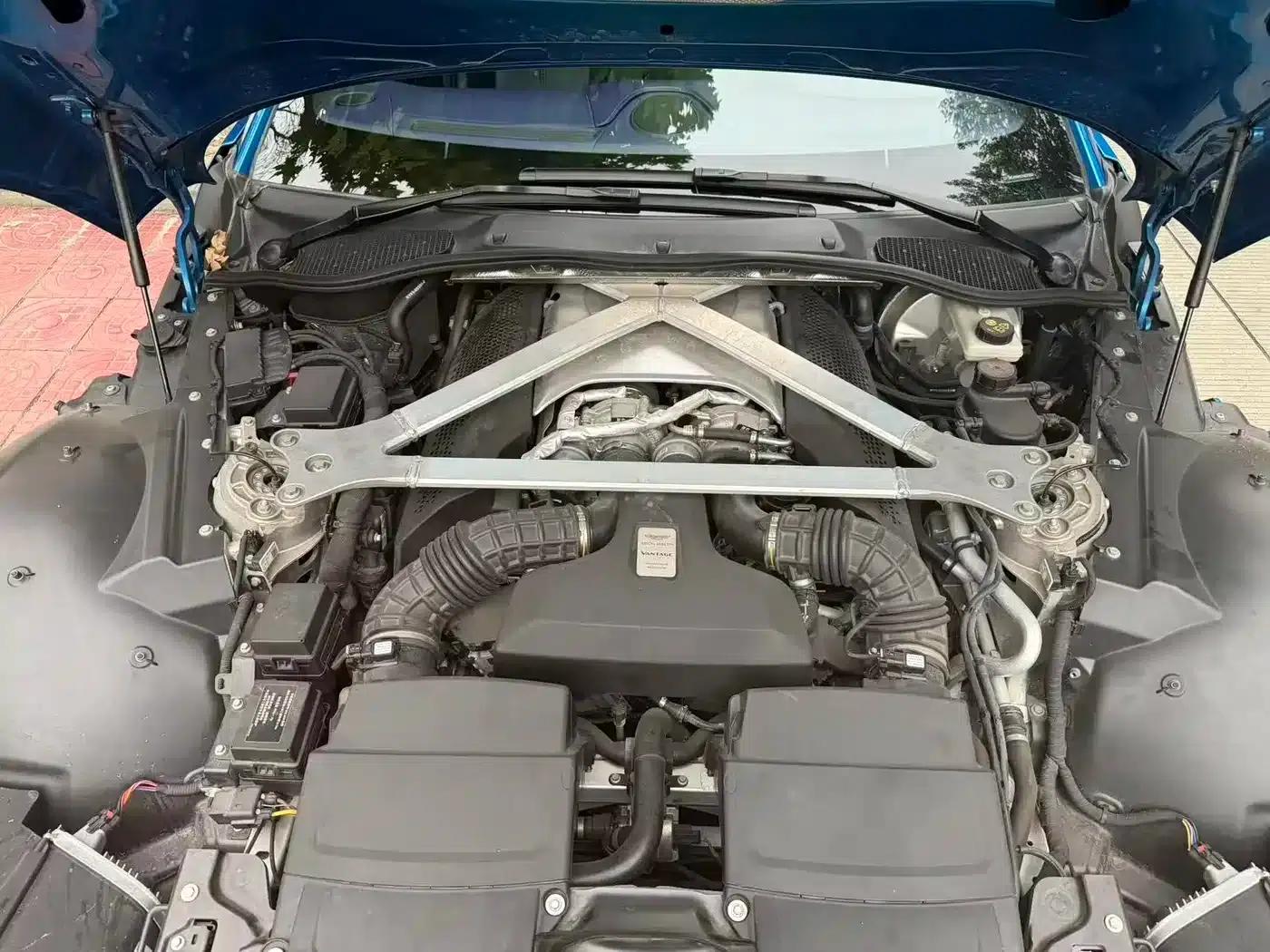 2020 V8 Vantage 4.0T V8 Coupe — миниатюра 6