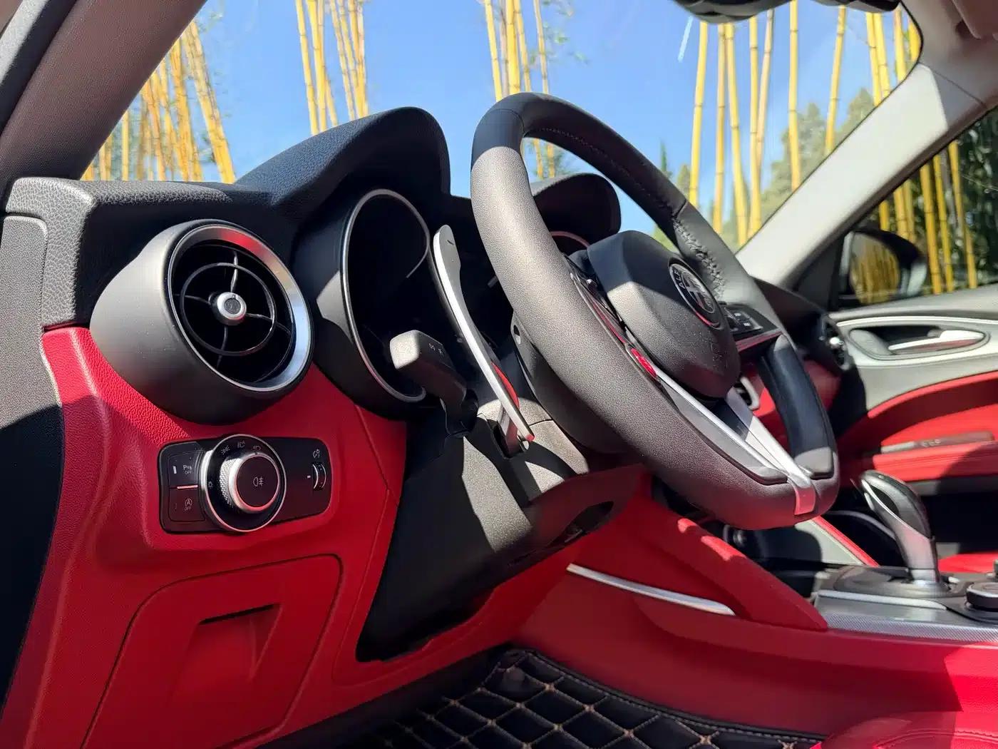 2020 Stelvio 2.0T 280HP Luxury Edition — миниатюра 15