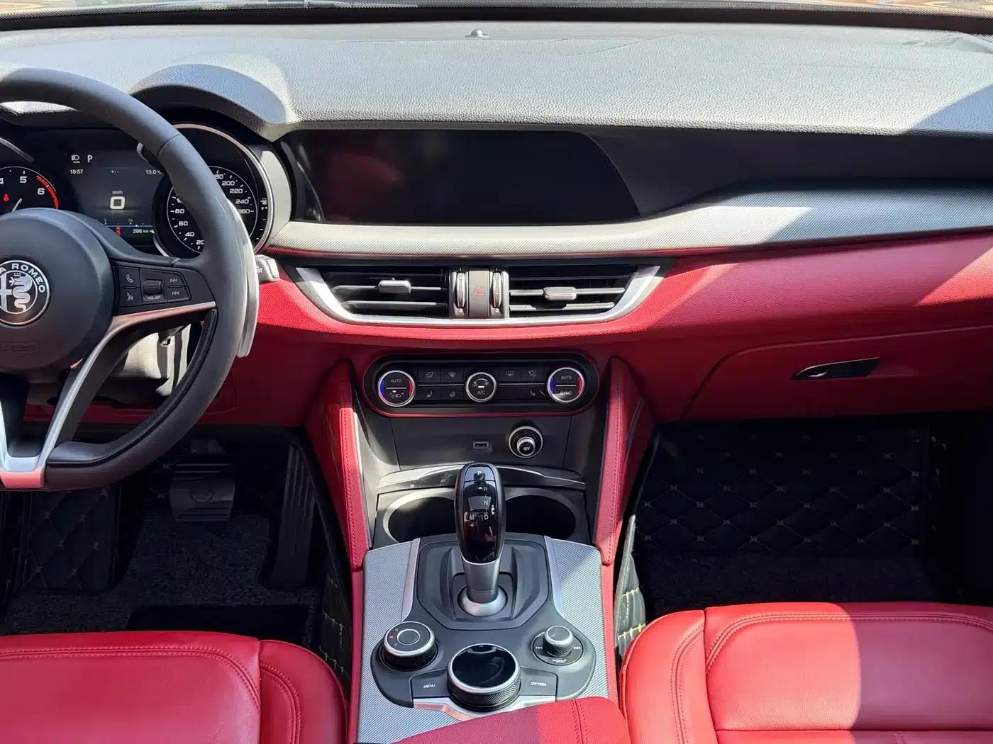 2020 Stelvio 2.0T 280HP Luxury Edition — миниатюра 20