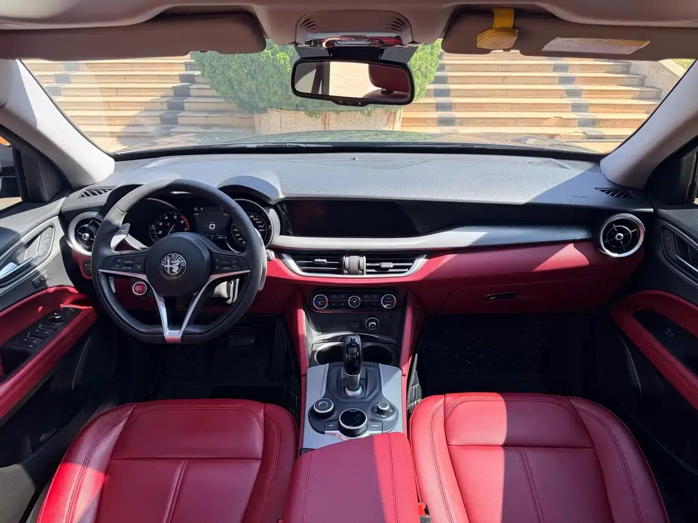 2020 Stelvio 2.0T 280HP Luxury Edition — миниатюра 21