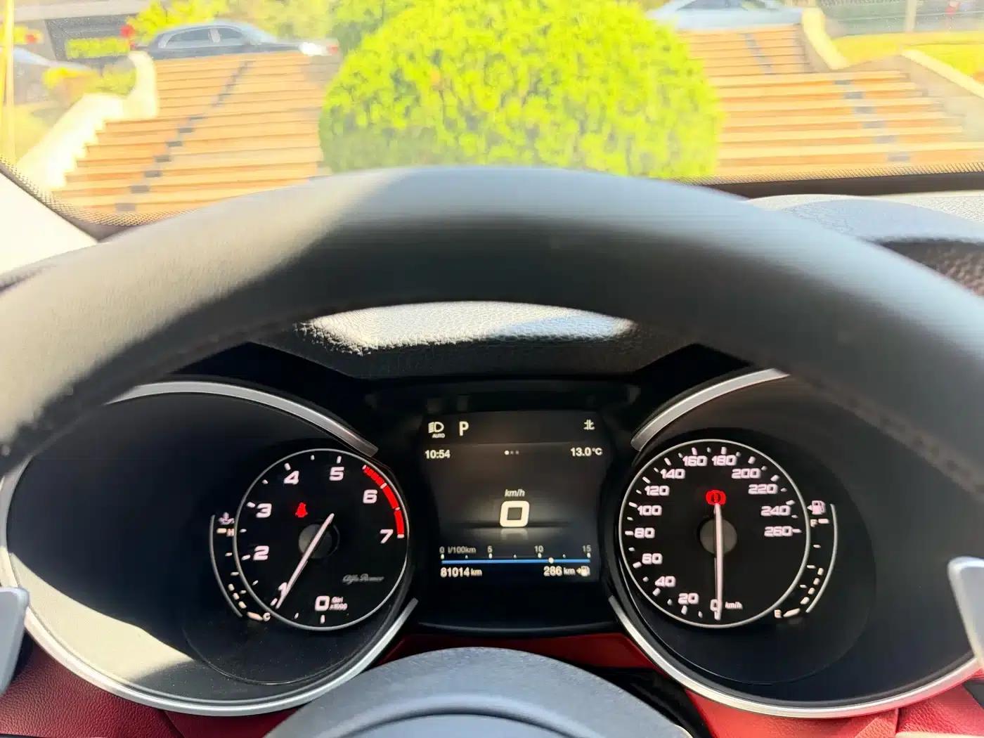 2020 Stelvio 2.0T 280HP Luxury Edition — миниатюра 23