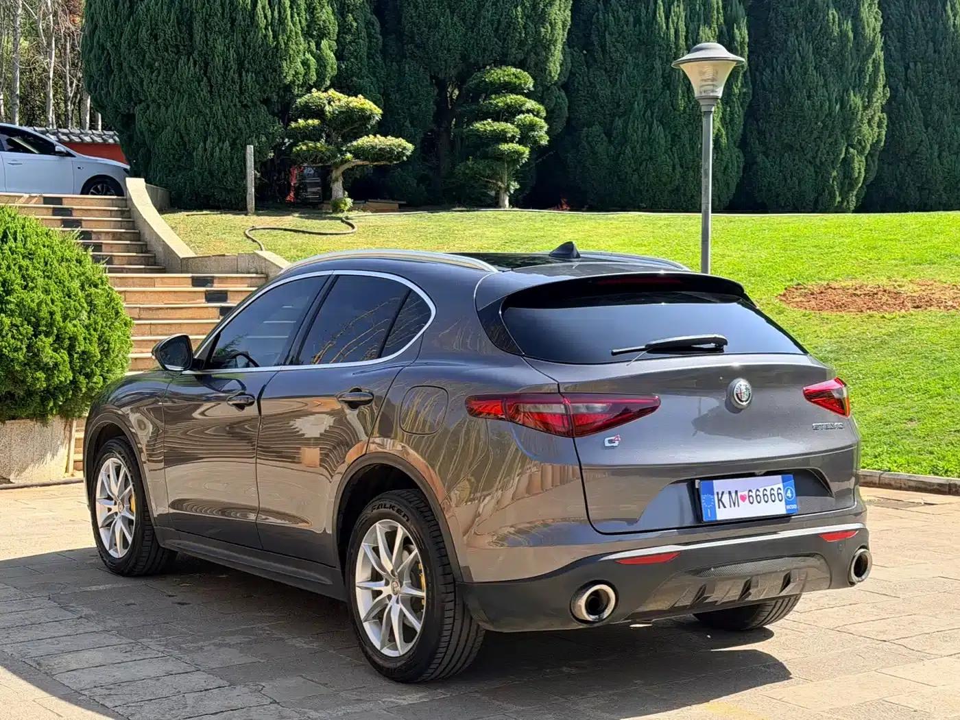 2020 Stelvio 2.0T 280HP Luxury Edition — миниатюра 6