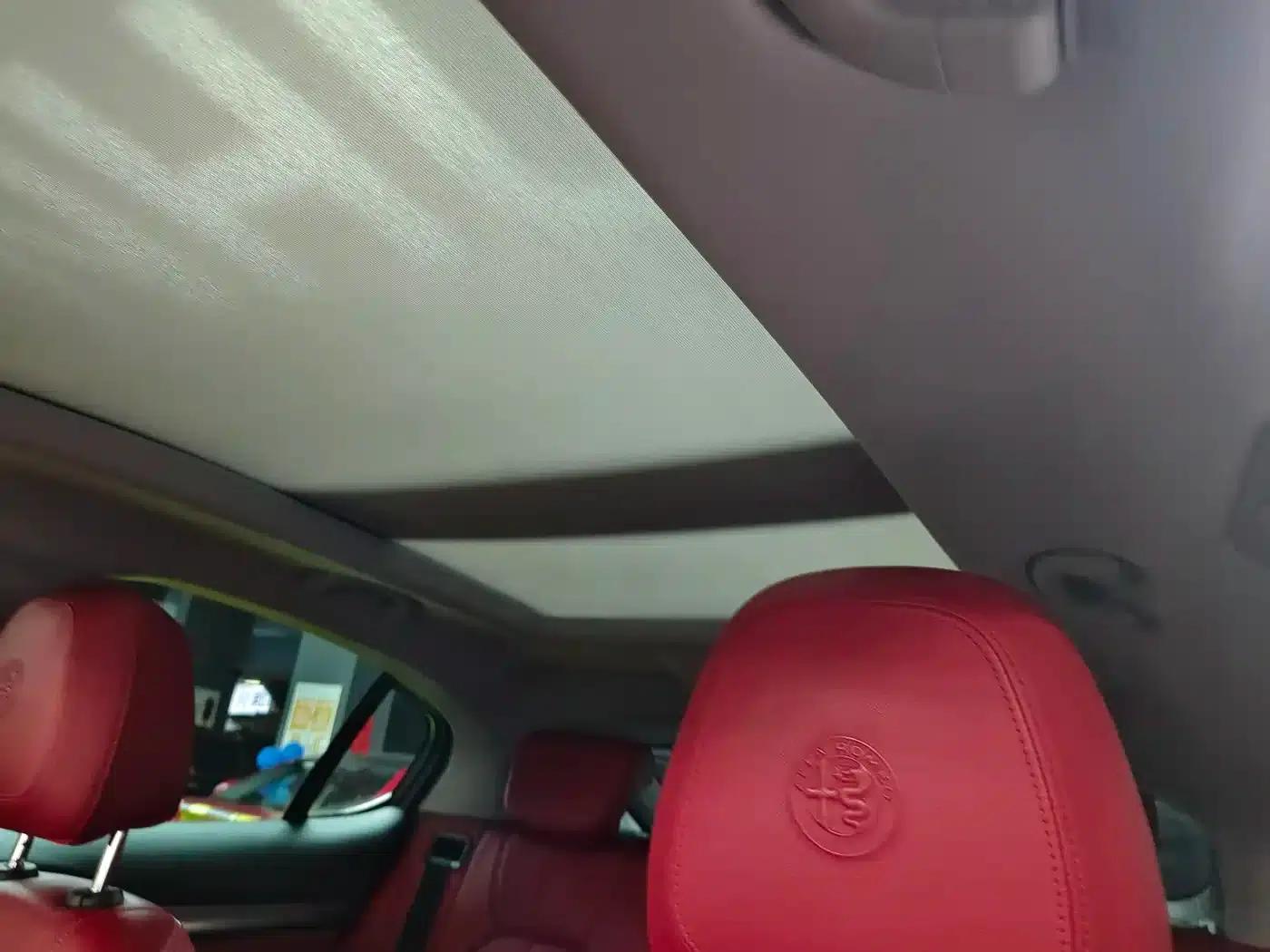 2019 Stelvio 2.0T 280HP Black Package Limited Edition — миниатюра 10