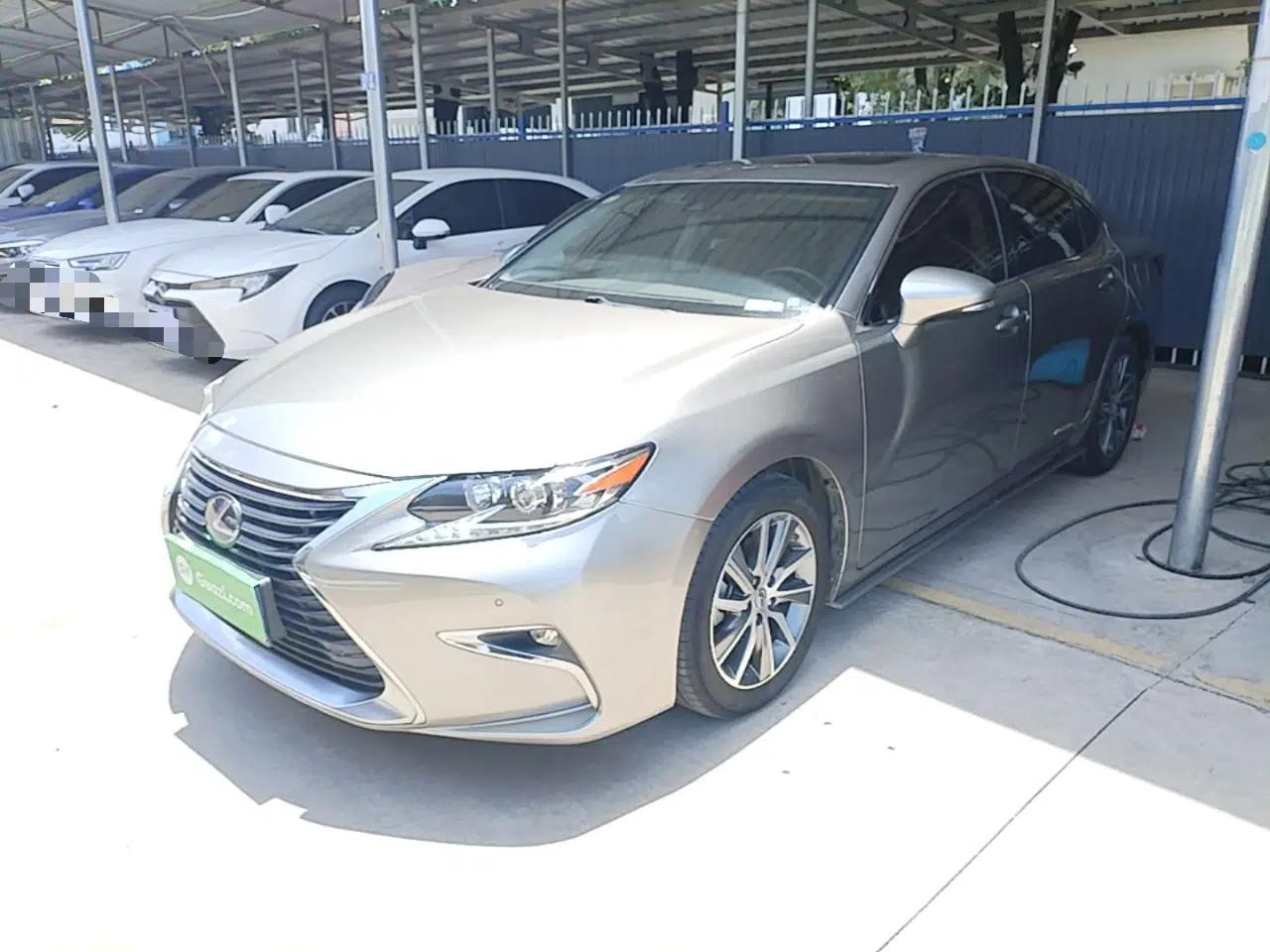 Lexus ES 2015 300h Comfort Edition — миниатюра 1