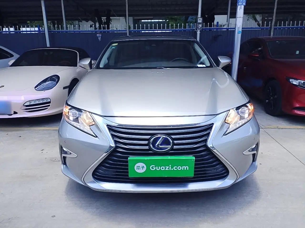 Lexus ES 2015 300h Comfort Edition — миниатюра 2