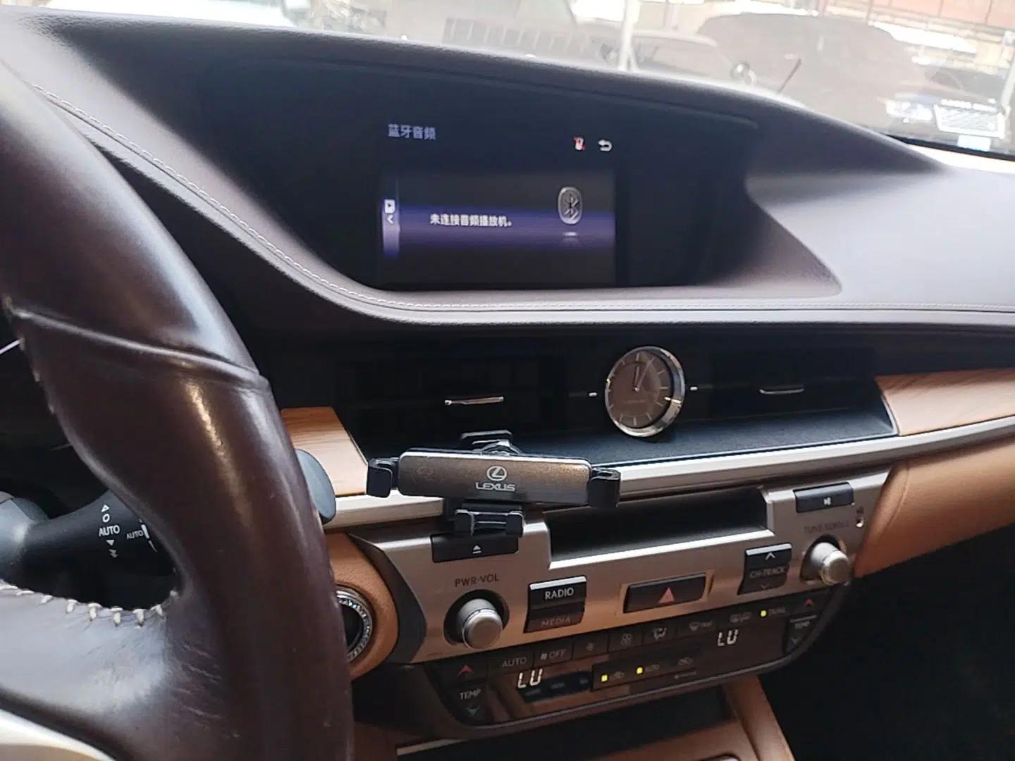 Lexus ES 2015 300h Comfort Edition — миниатюра 15
