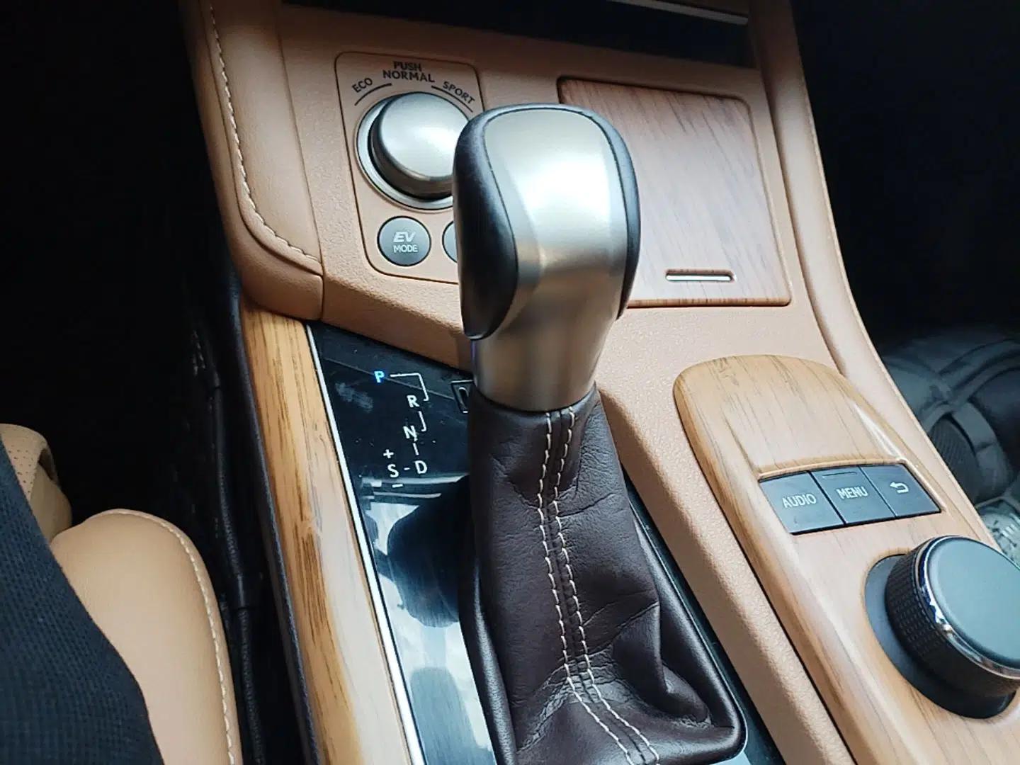 Lexus ES 2015 300h Comfort Edition — миниатюра 16