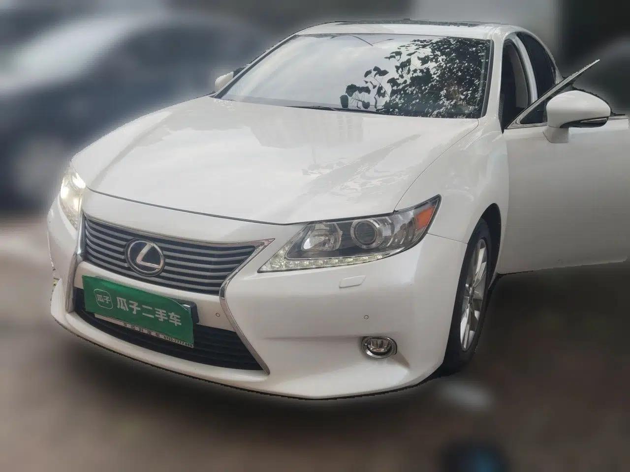 Lexus ES 2013 300h Elite Edition — миниатюра 1
