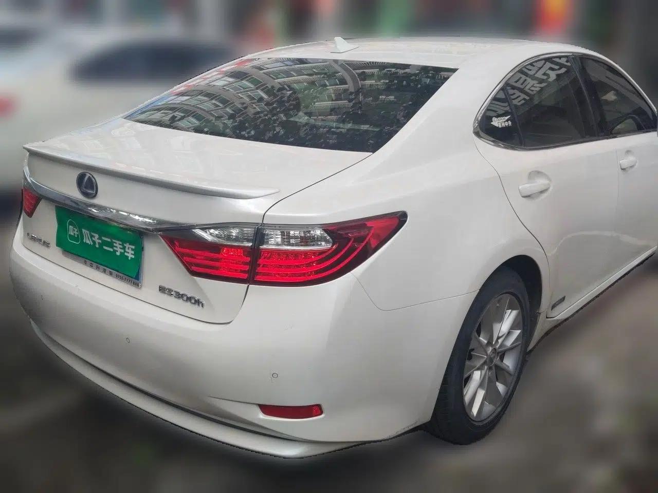 Lexus ES 2013 300h Elite Edition — миниатюра 6