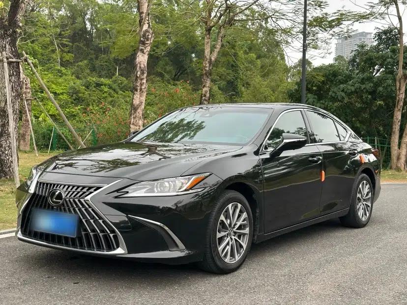 Lexus ES 2023 200 Excellence Edition — миниатюра 1
