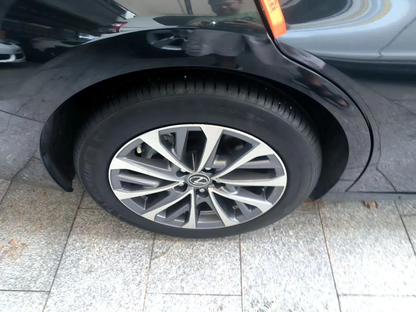 Lexus ES 2023 200 Excellence Edition — миниатюра 13