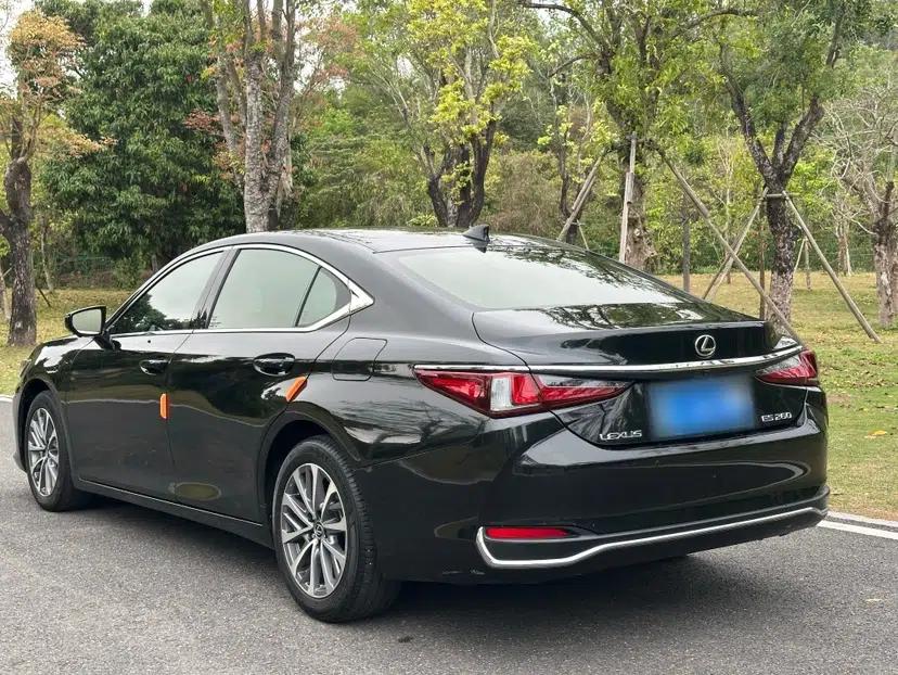 Lexus ES 2023 200 Excellence Edition — миниатюра 16