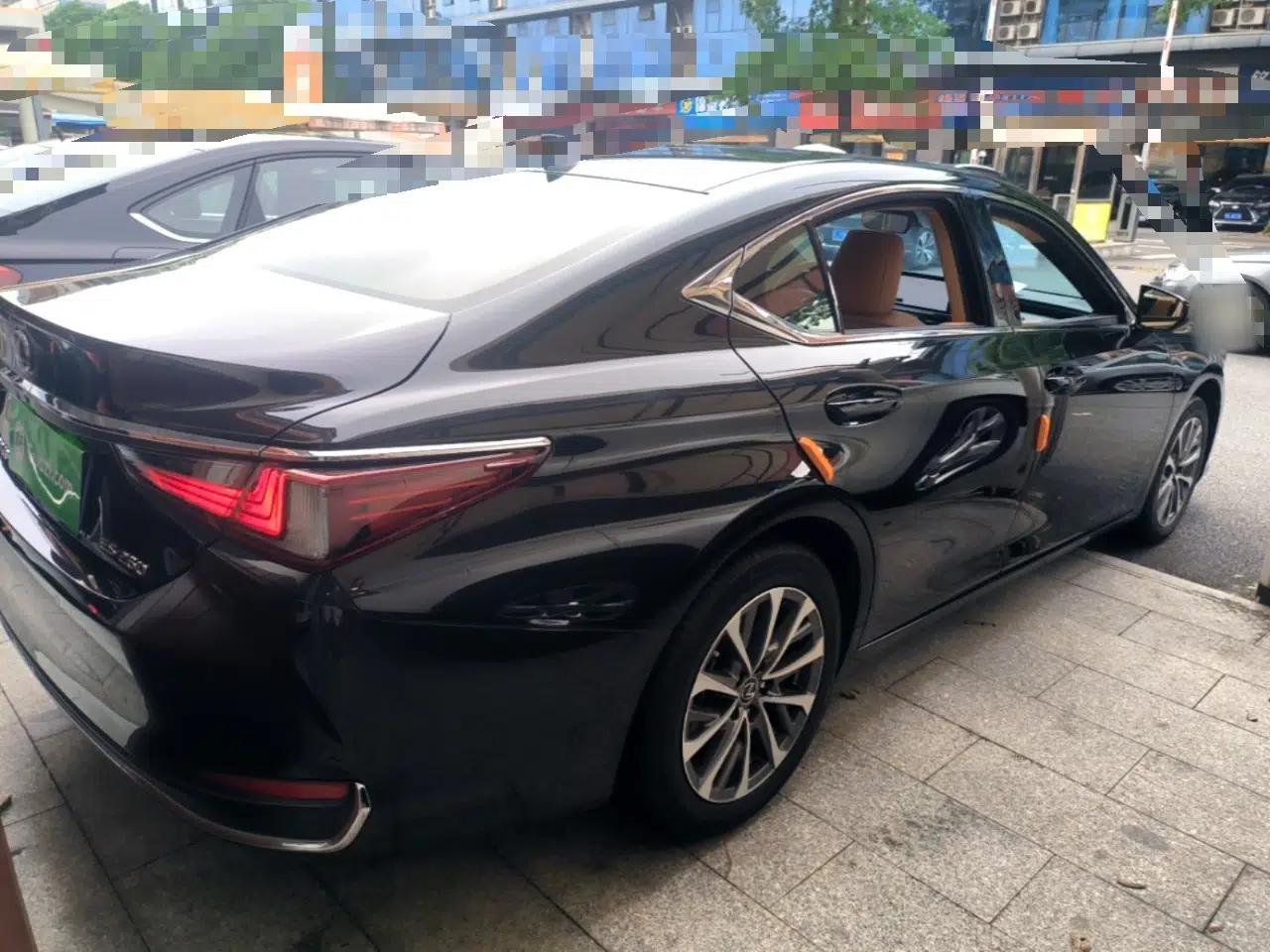 Lexus ES 2023 200 Excellence Edition — миниатюра 6