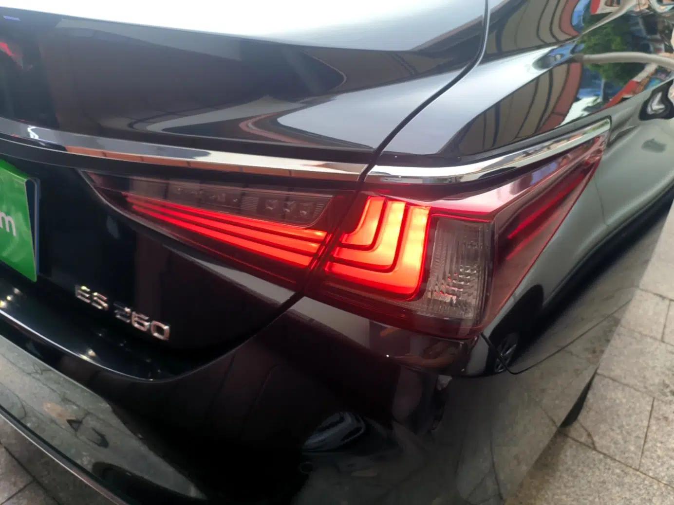 Lexus ES 2023 200 Excellence Edition — миниатюра 9