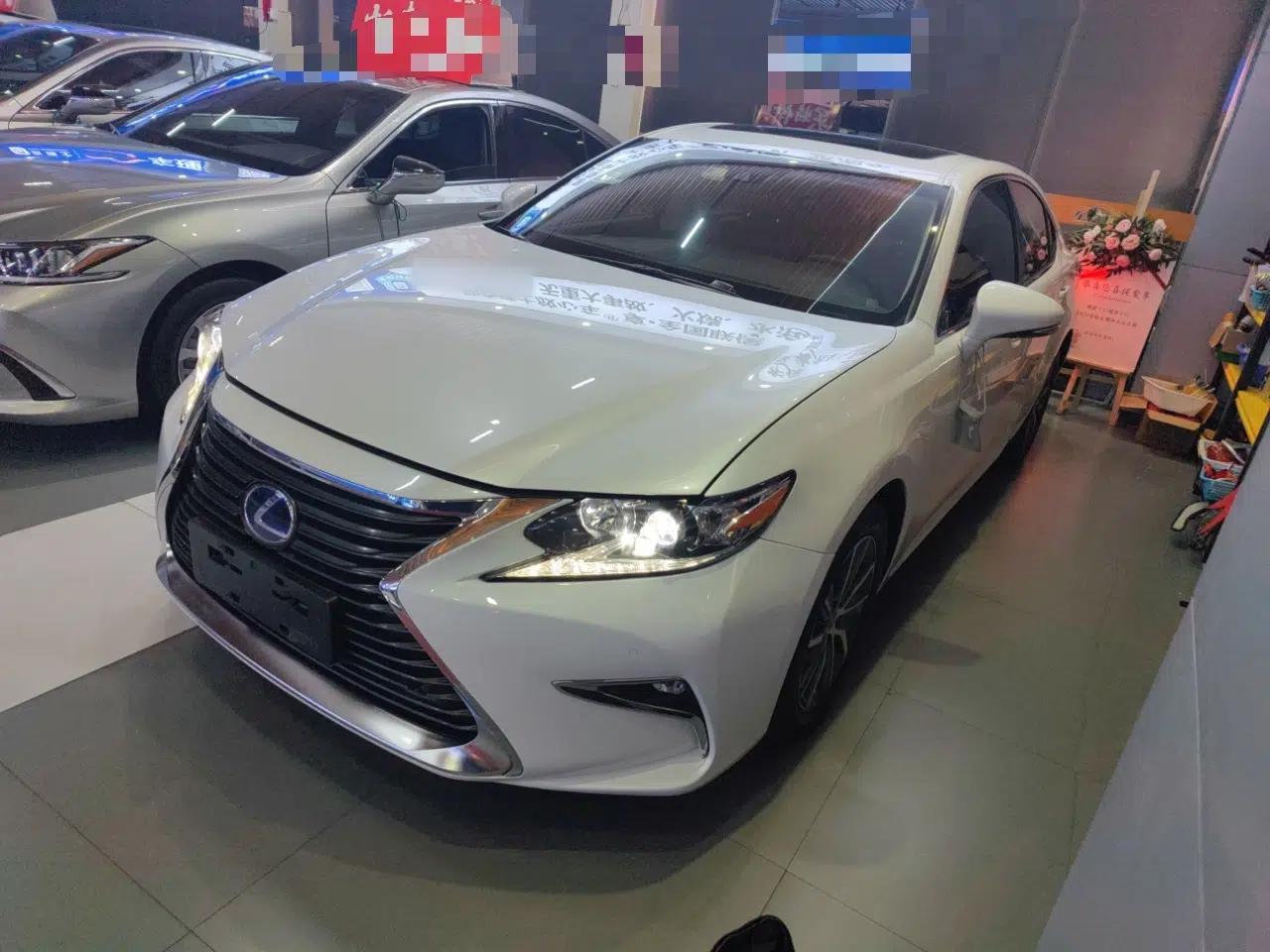 Lexus ES 2015 300h Comfort Edition — миниатюра 1