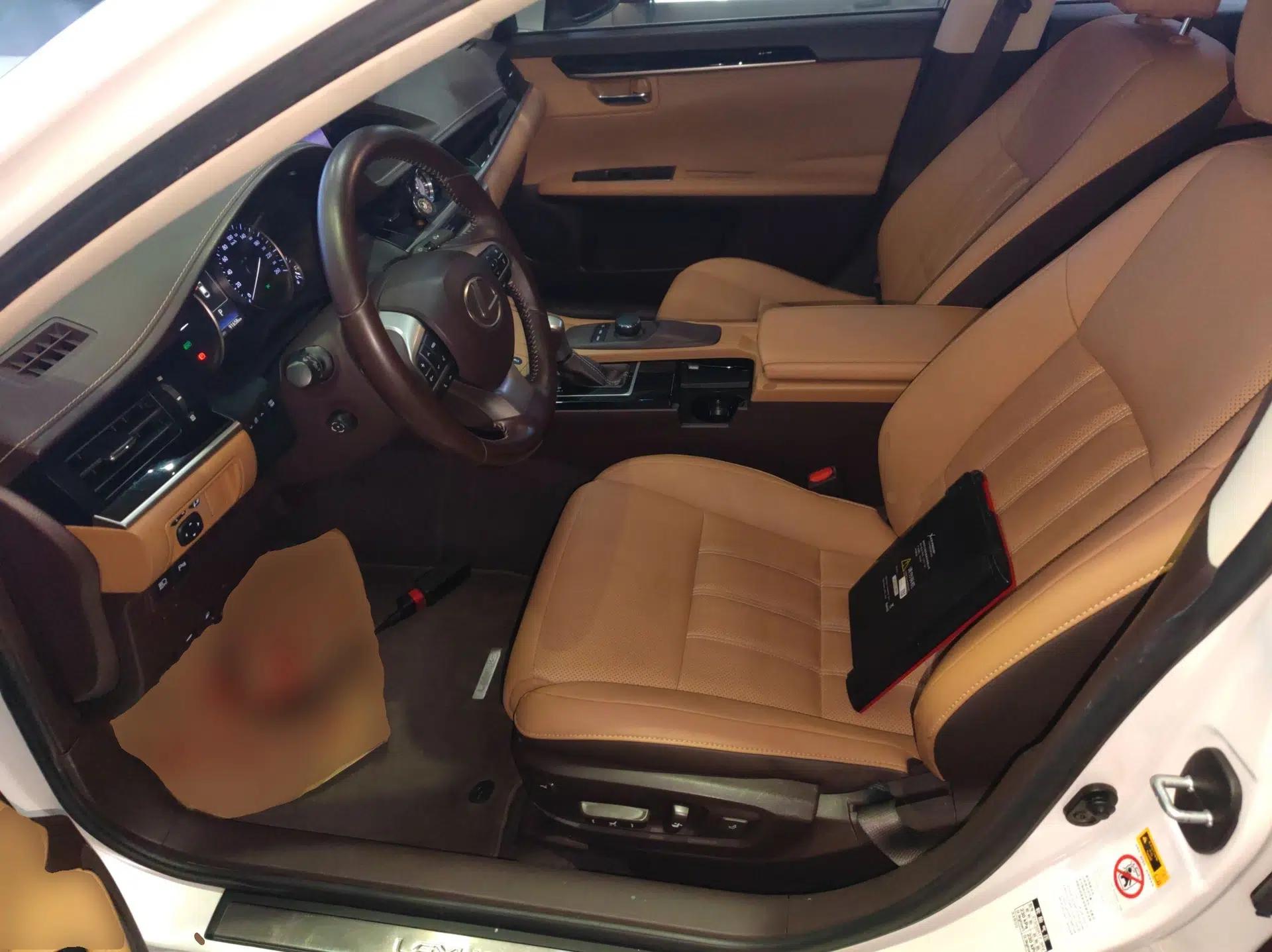 Lexus ES 2015 300h Comfort Edition — миниатюра 17