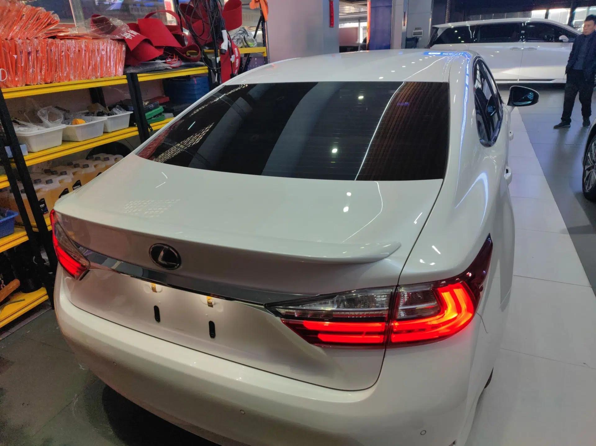 Lexus ES 2015 300h Comfort Edition — миниатюра 4