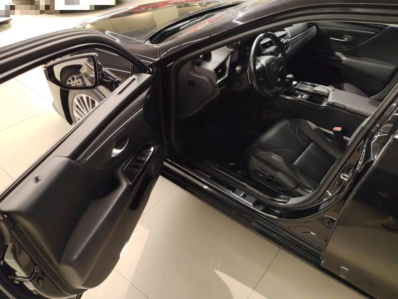 Lexus ES 2020 300h Premium Edition — миниатюра 16