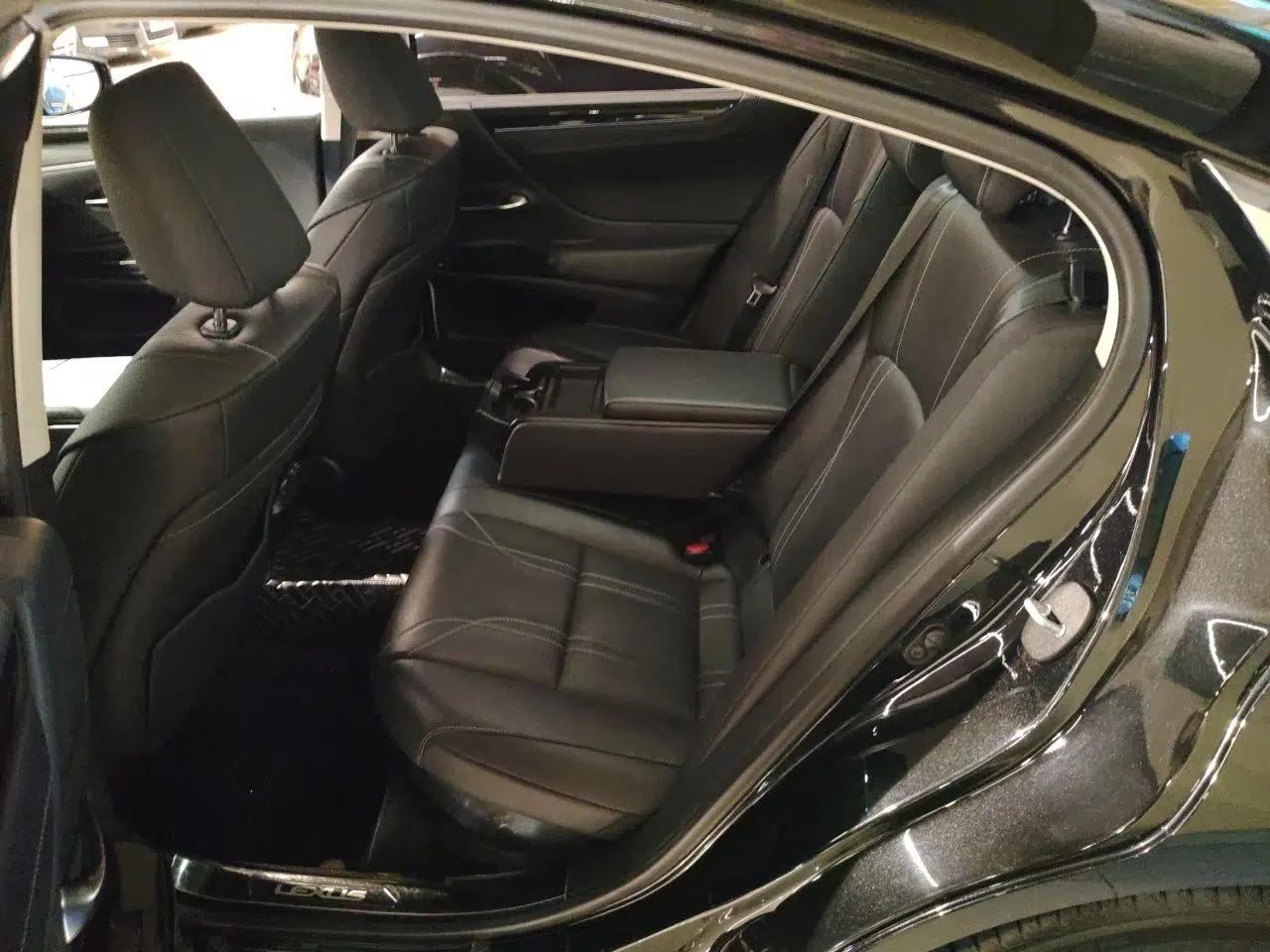 Lexus ES 2020 300h Premium Edition — миниатюра 17