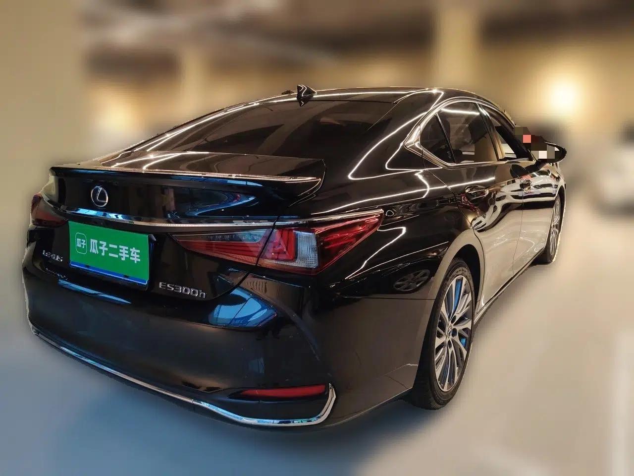 Lexus ES 2020 300h Premium Edition — миниатюра 6