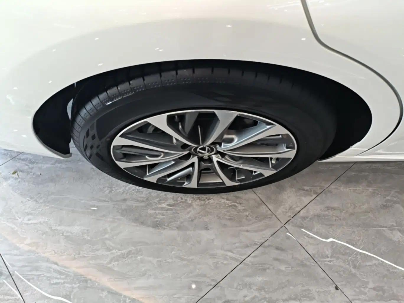 Lexus ES 2025 200 Premium Edition — миниатюра 11