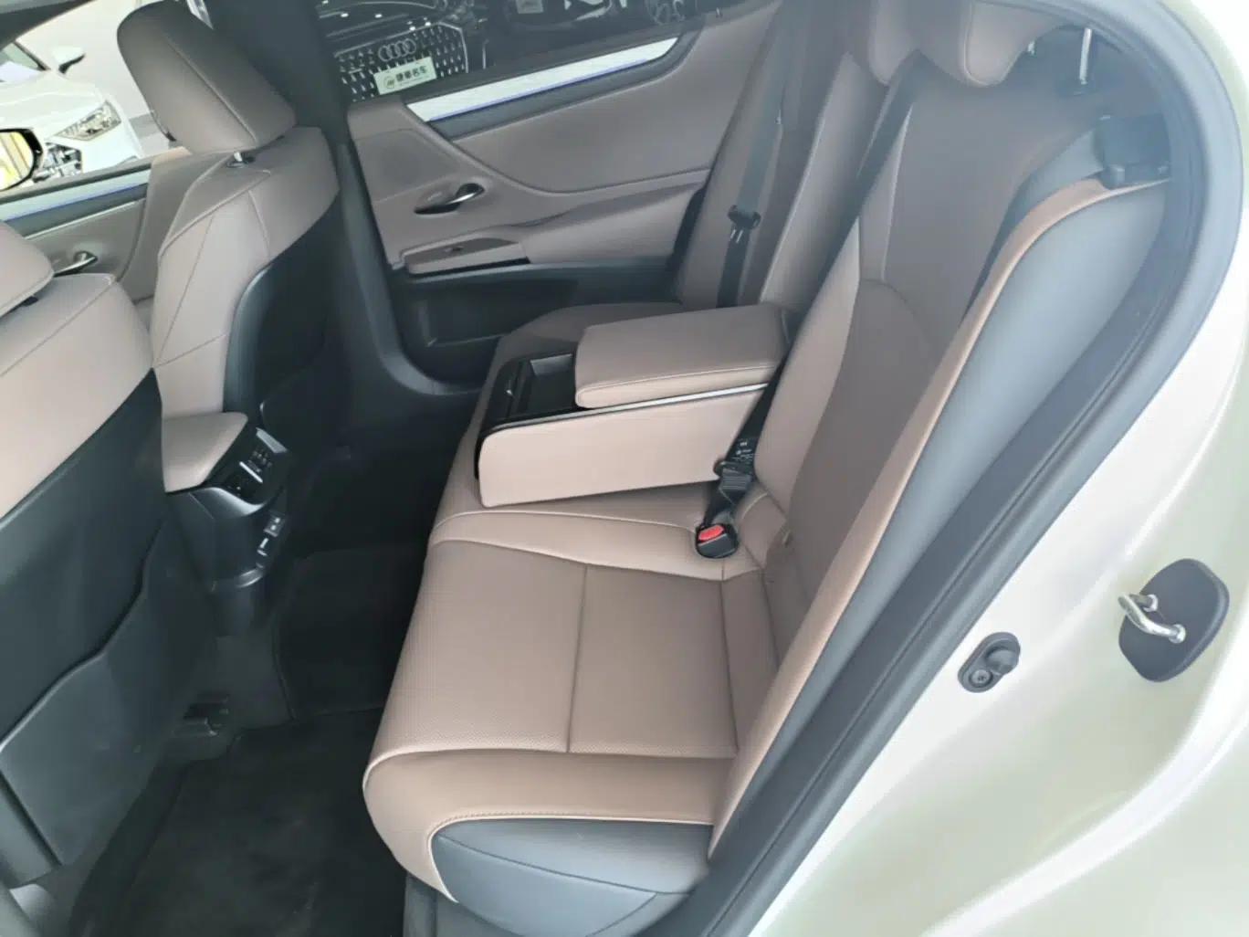 Lexus ES 2025 200 Premium Edition — миниатюра 20