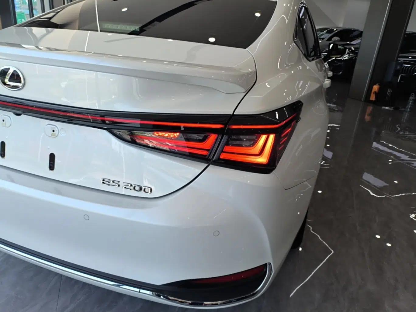 Lexus ES 2025 200 Premium Edition — миниатюра 9