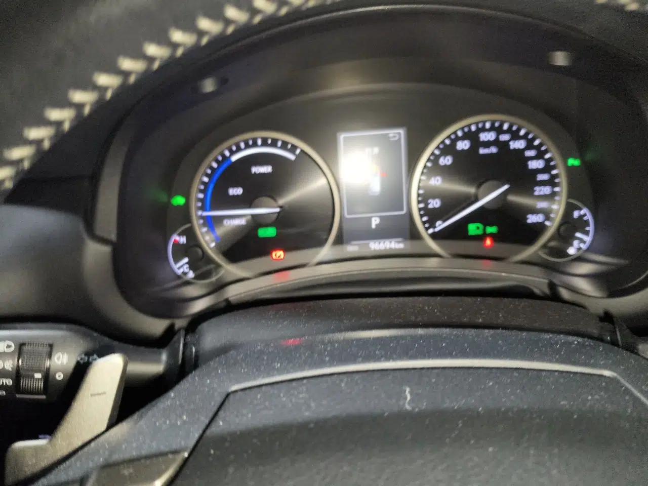 Lexus NX 2017 300h Front-Drive FENGSHANG Edition — миниатюра 11