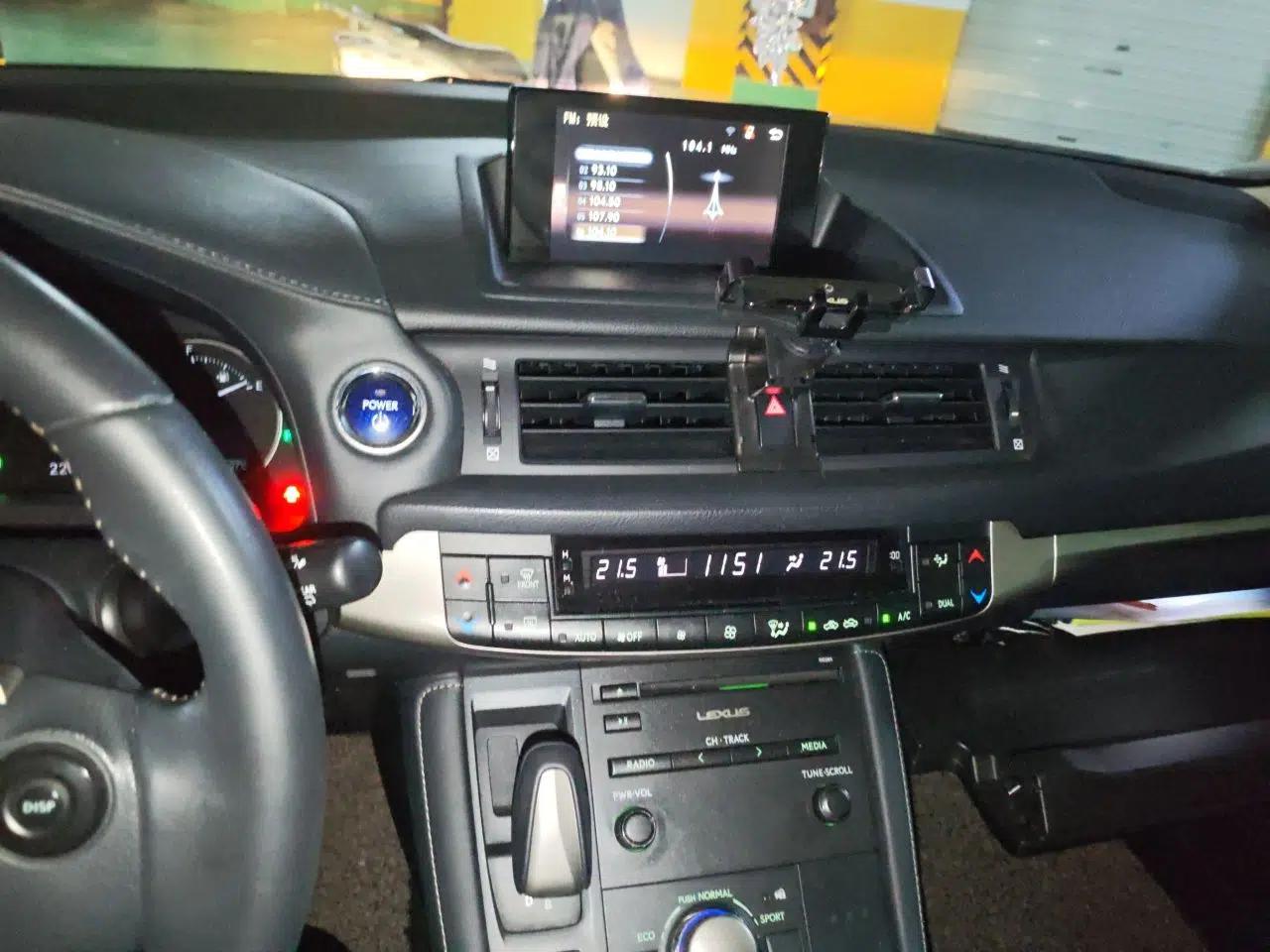 Lexus CT 2014 CT200h Comfort Edition Monochrome — миниатюра 13