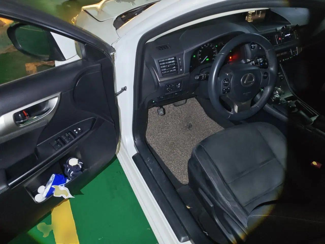 Lexus CT 2014 CT200h Comfort Edition Monochrome — миниатюра 16