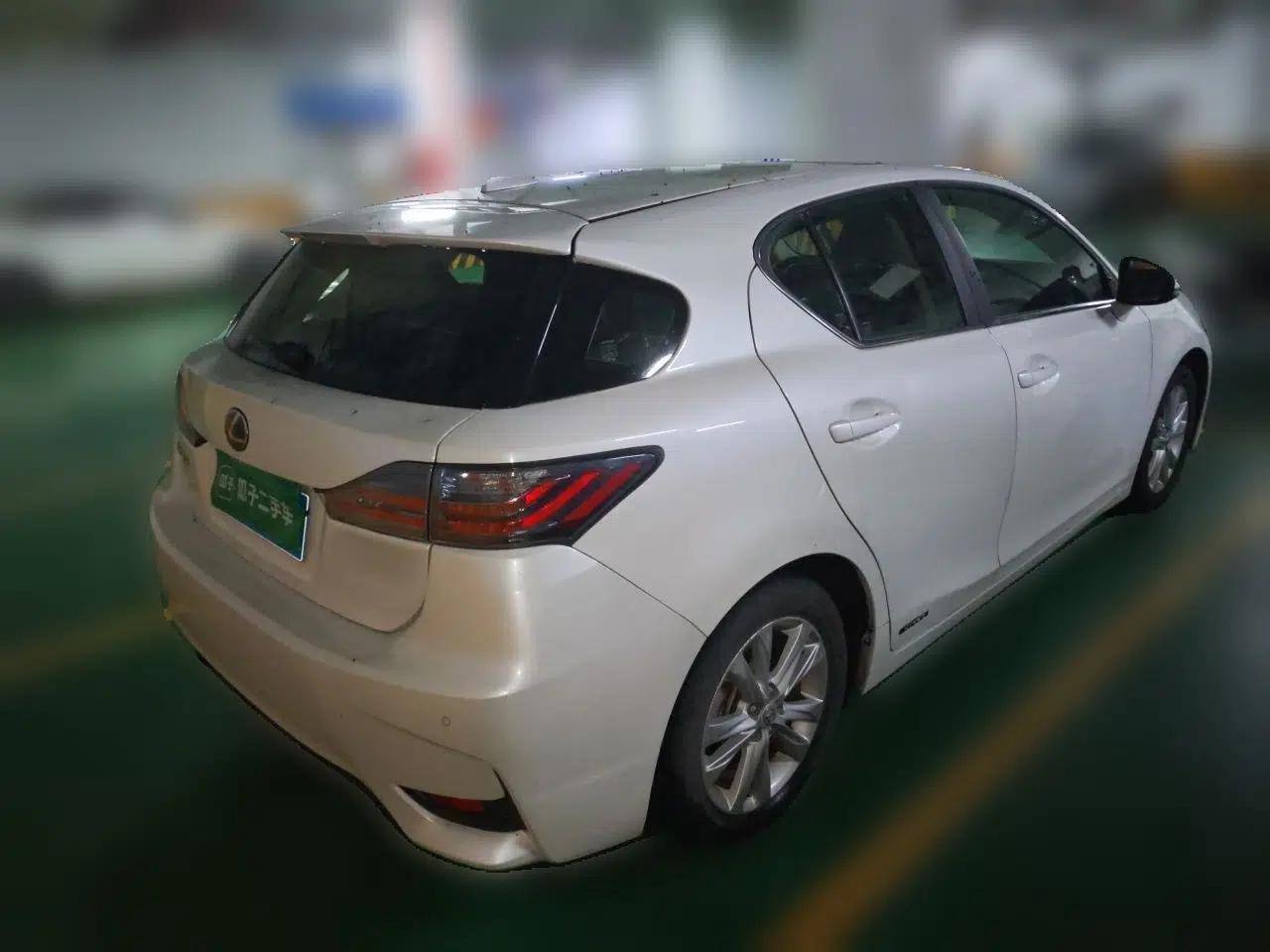 Lexus CT 2014 CT200h Comfort Edition Monochrome — миниатюра 6