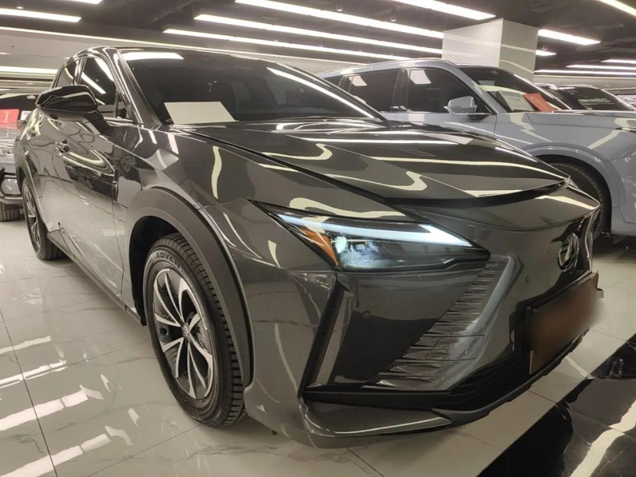 Lexus RZ 2023 450e All-Wheel Drive Luxury Edition — миниатюра 3