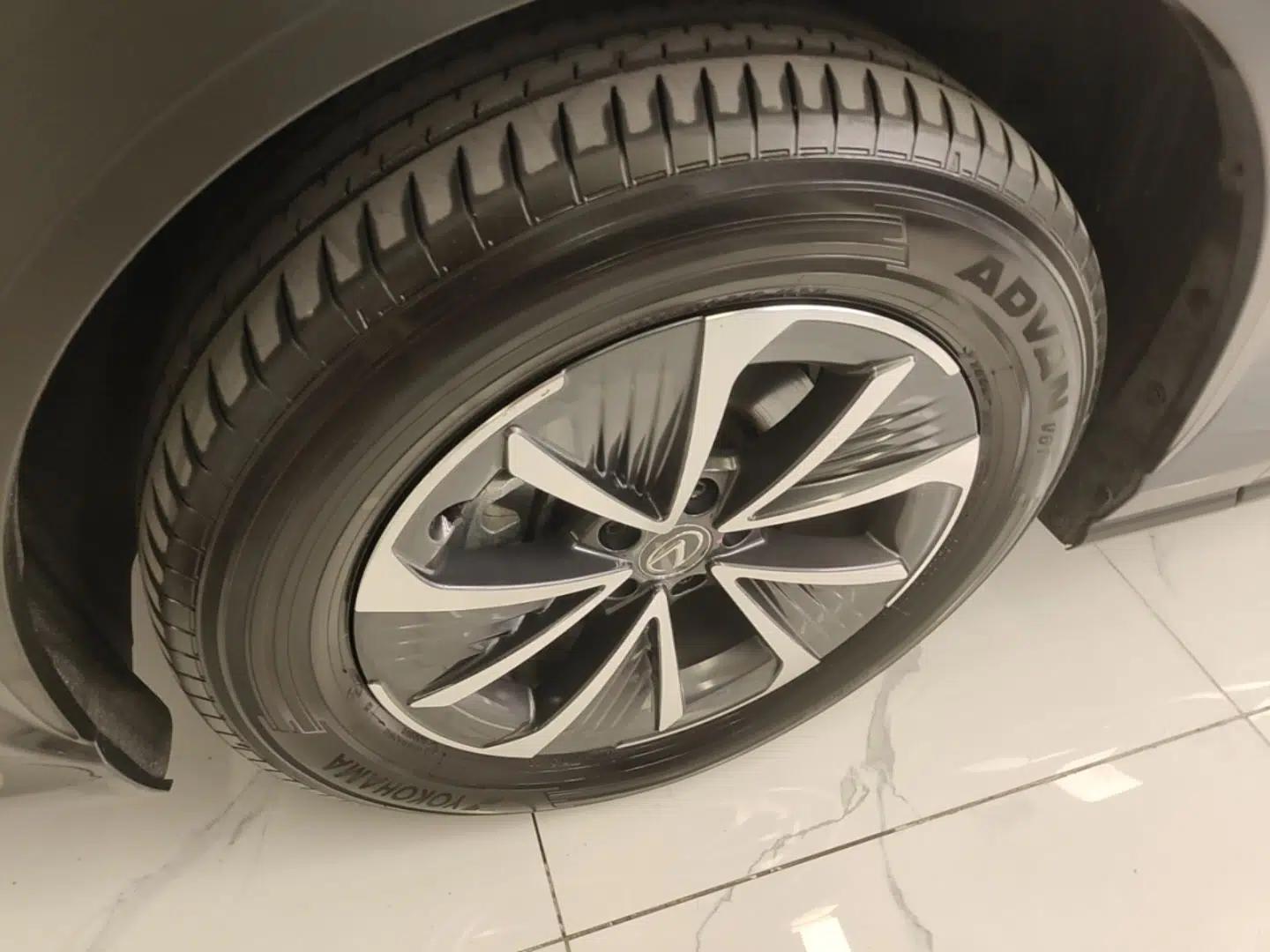 Lexus RZ 2023 450e All-Wheel Drive Luxury Edition — миниатюра 10