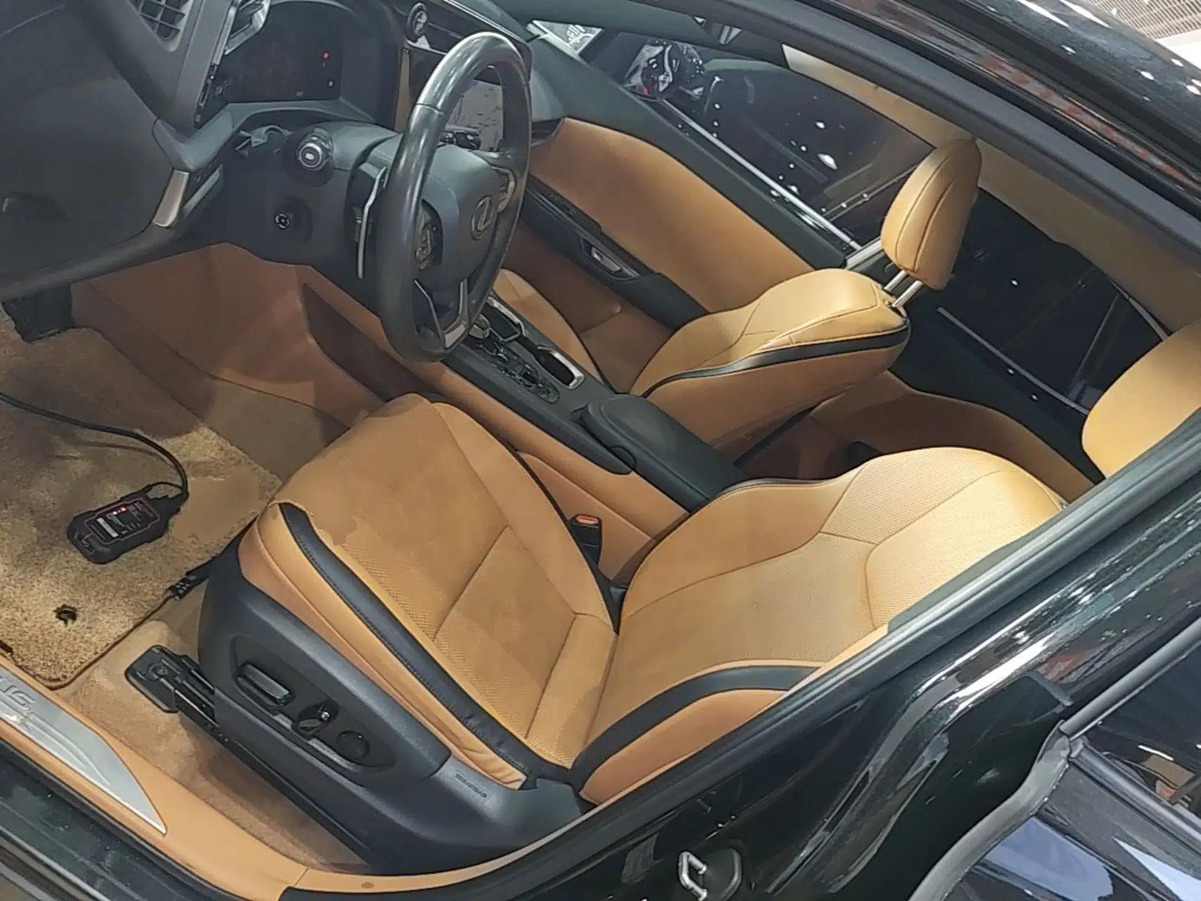Lexus RZ 2023 450e All-Wheel Drive Luxury Edition — миниатюра 22
