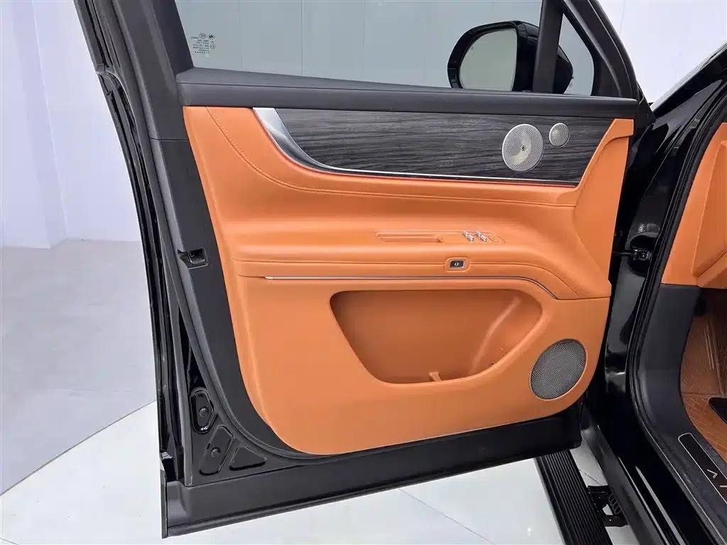 Wenjie M9 2024 Range Extended Max Edition 52kWh 6-Seater — миниатюра 17