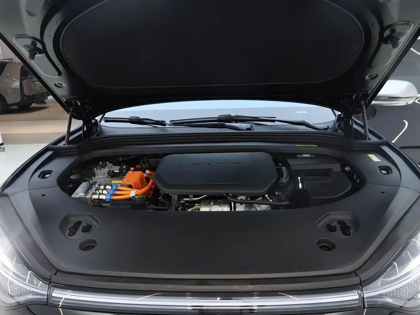 Wenjie M9 2025 Ultra Extended Range Edition 52kWh 6-Seat Version (192-line LiDAR) — миниатюра 22