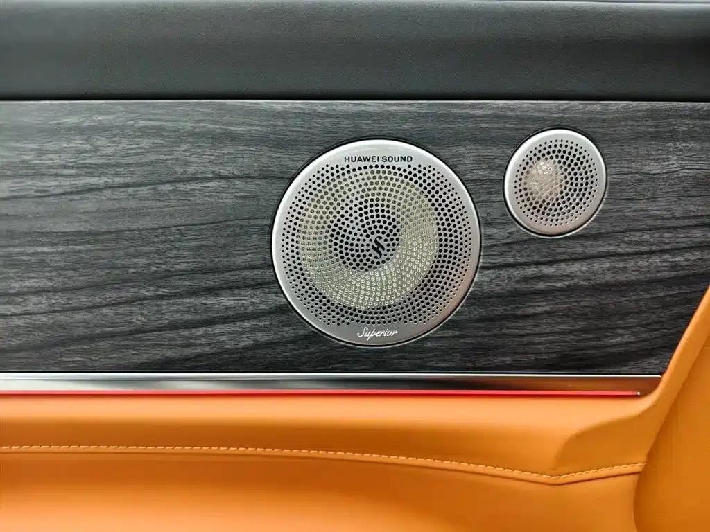 Wenjie M9 2025 Ultra Extended Range Edition 52kWh 6-Seat Version (192-line LiDAR) — миниатюра 8